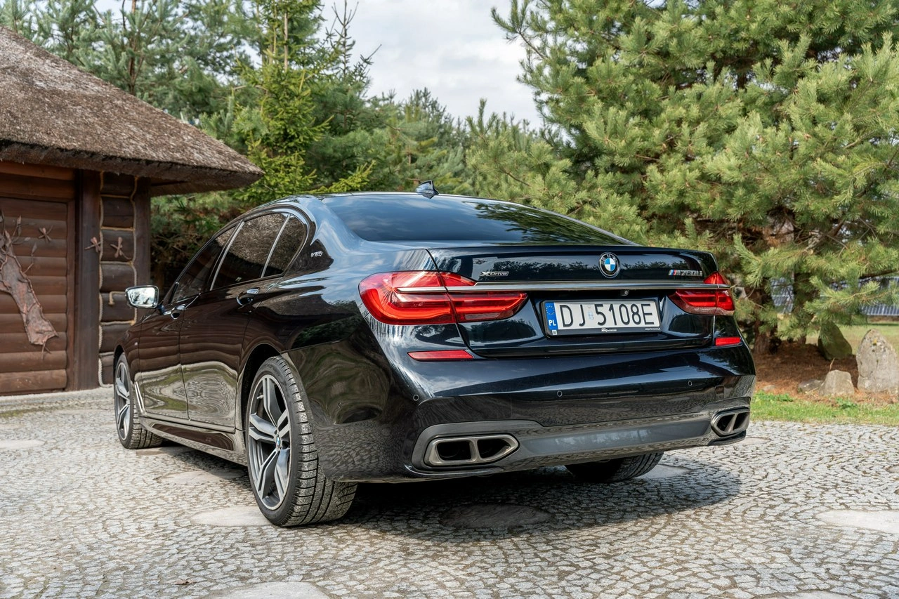 BMW M760 - Zdjęcie 10