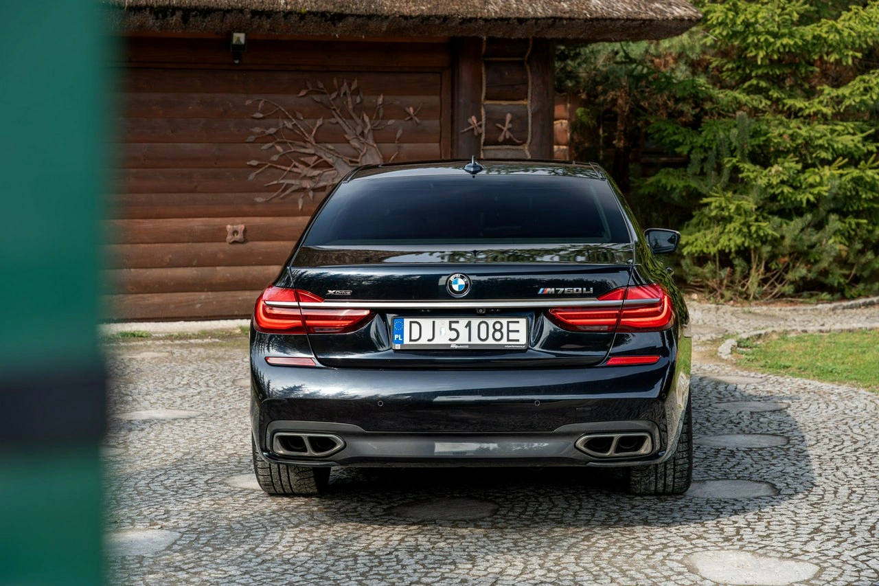 BMW M760 - Zdjęcie 14