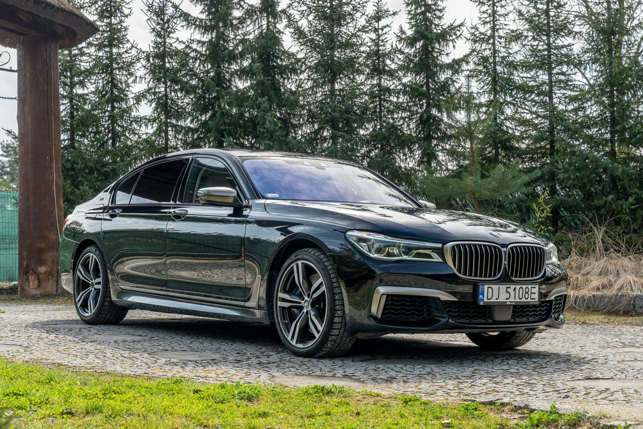 BMW M760 - Zdjęcie 18