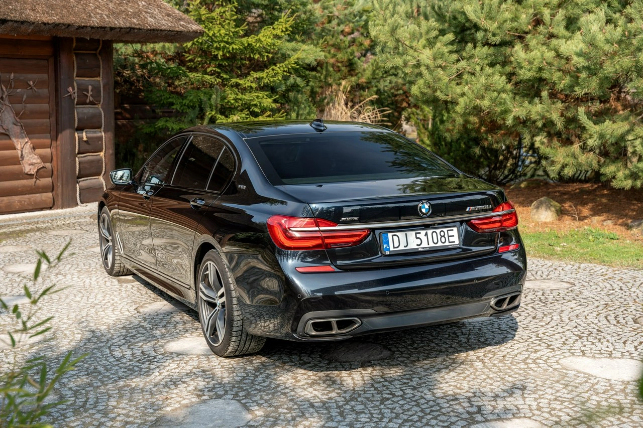 BMW M760 - Zdjęcie 19