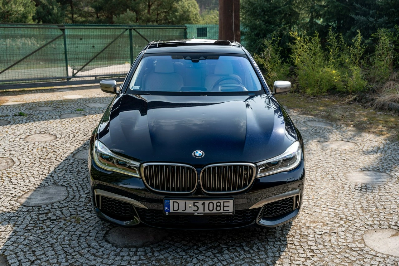 BMW M760 - Zdjęcie 22