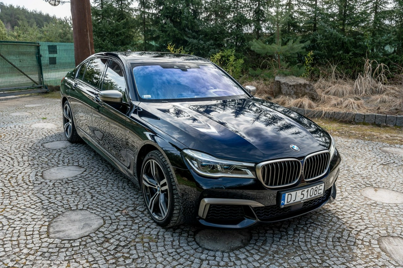 BMW M760 - Zdjęcie 24