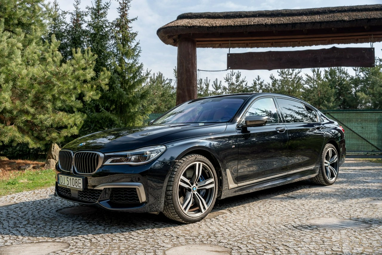BMW M760 - Zdjęcie 26