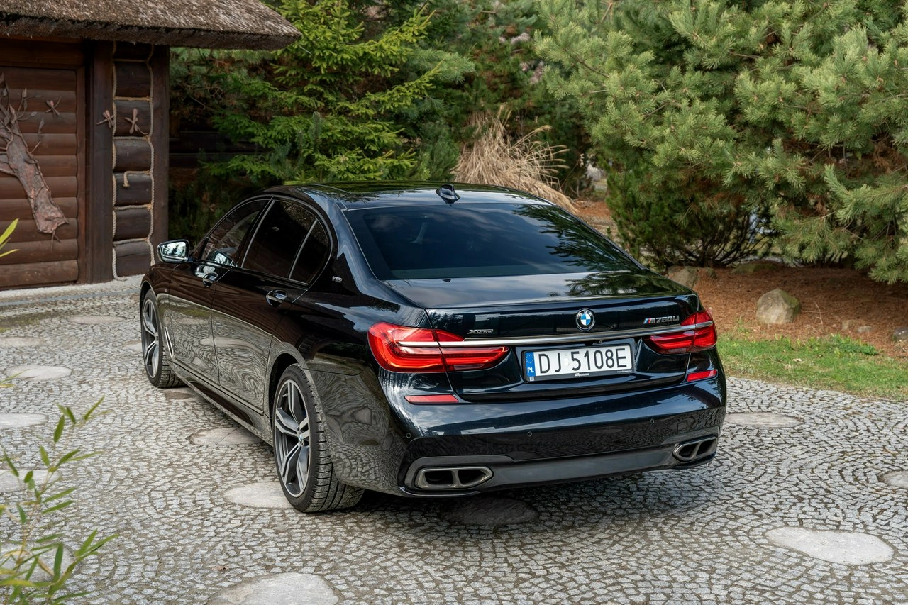 BMW M760 - Zdjęcie 1