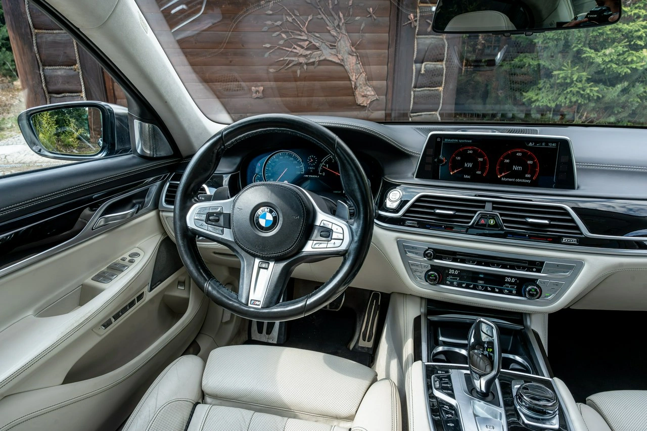 BMW M760 - Zdjęcie 41