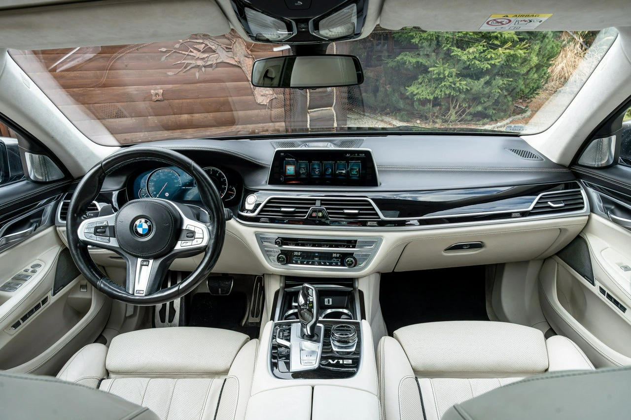 BMW M760 - Zdjęcie 44