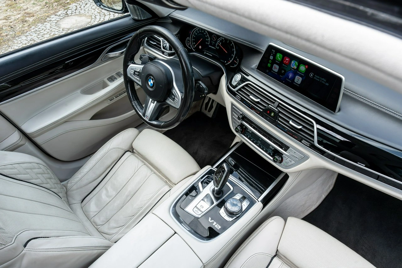 BMW M760 - Zdjęcie 52