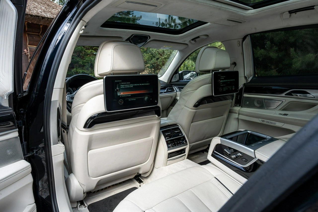 BMW M760 - Zdjęcie 78