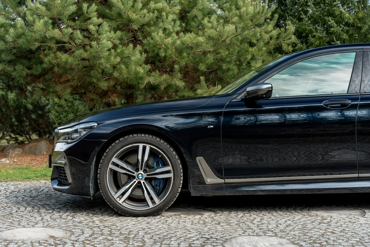 BMW M760 - Zdjęcie 7