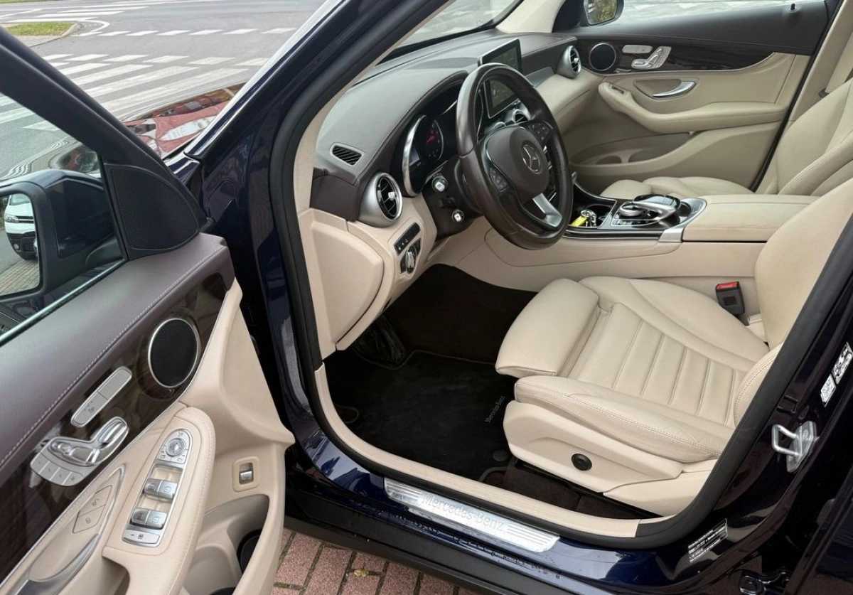 Mercedes-Benz GLC - Zdjęcie 11