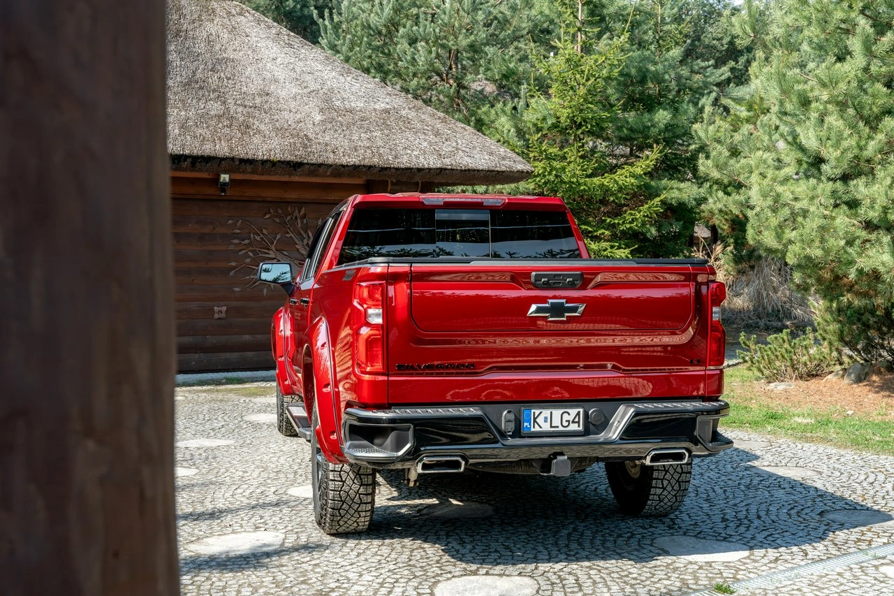 Chevrolet Silverado - Zdjęcie 14