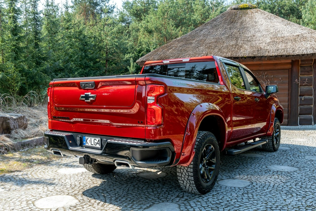 Chevrolet Silverado - Zdjęcie 21
