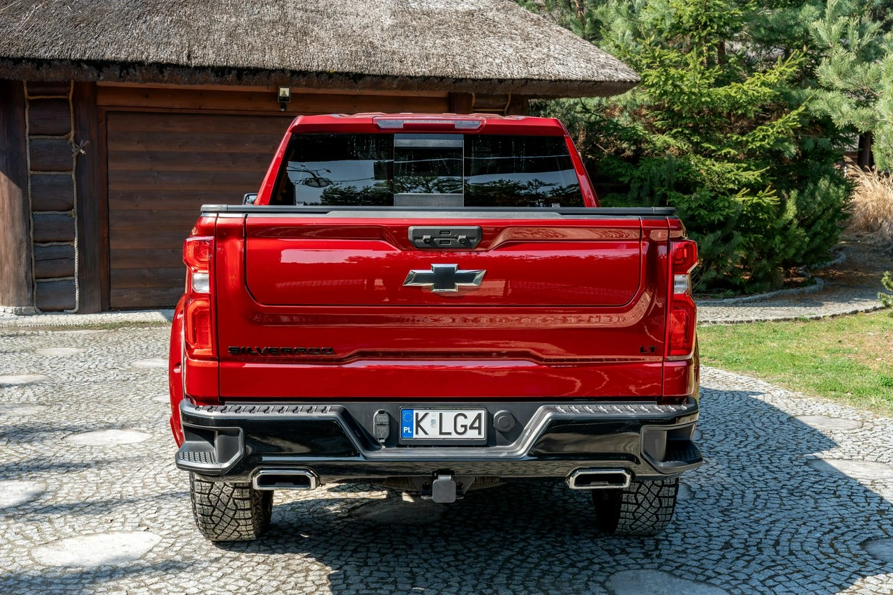 Chevrolet Silverado - Zdjęcie 23