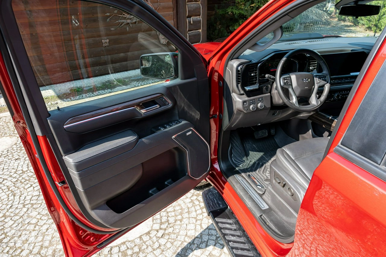 Chevrolet Silverado - Zdjęcie 32