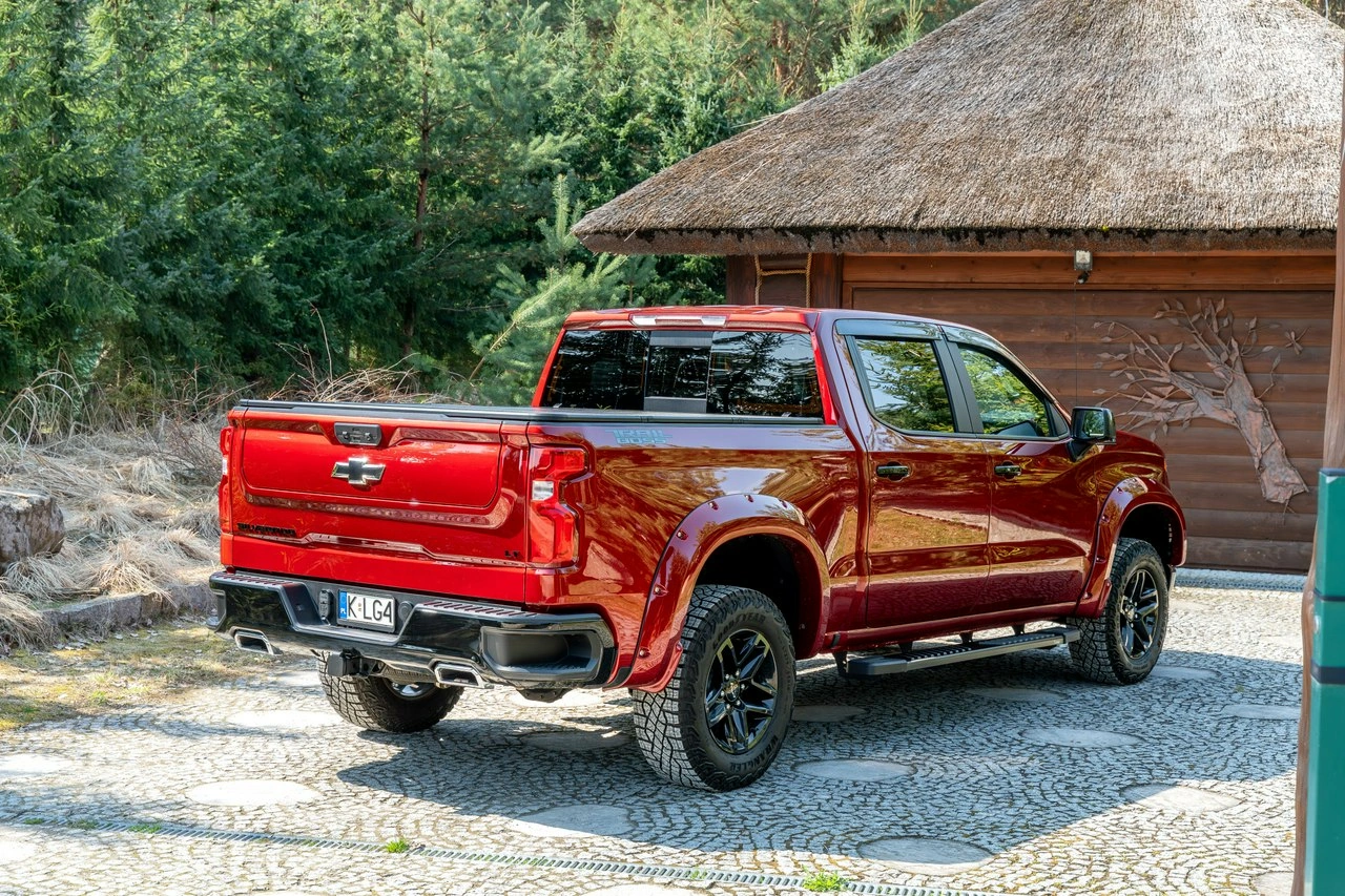 Chevrolet Silverado - Zdjęcie 3