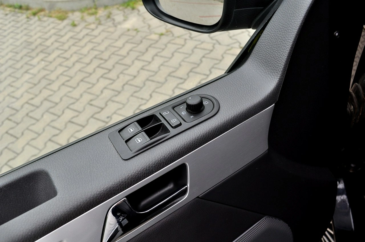 Volkswagen Multivan - Zdjęcie 24