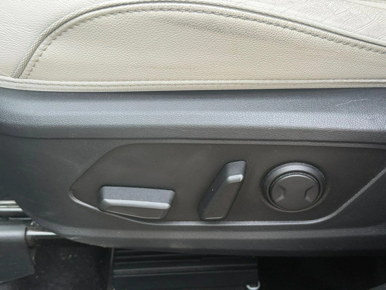 Hyundai Tucson - Zdjęcie 25