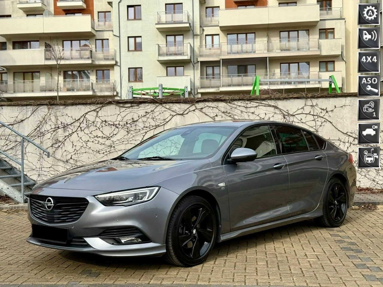 Opel Insignia - Główne zdjęcie