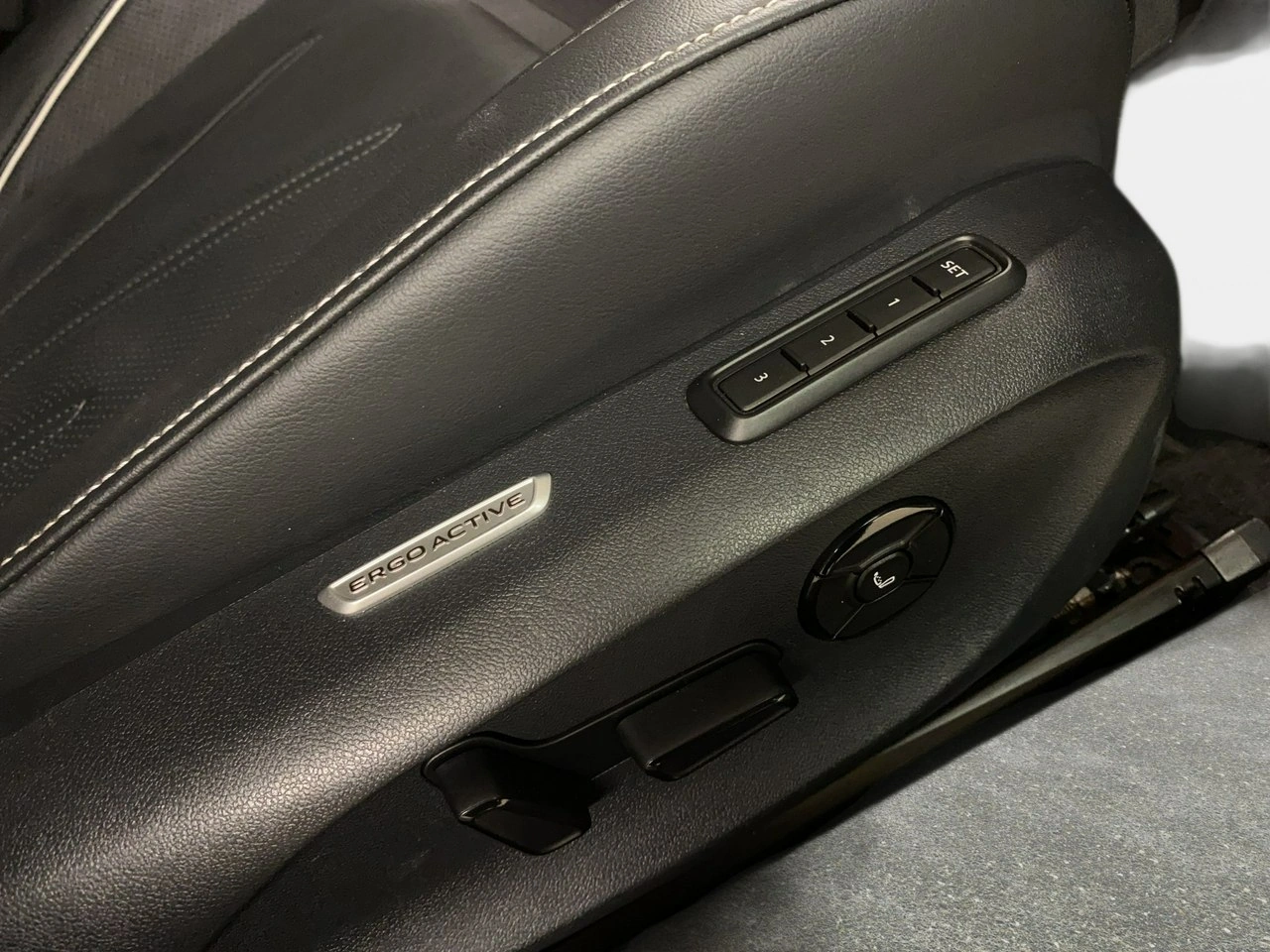 Volkswagen Passat Variant - Zdjęcie 13