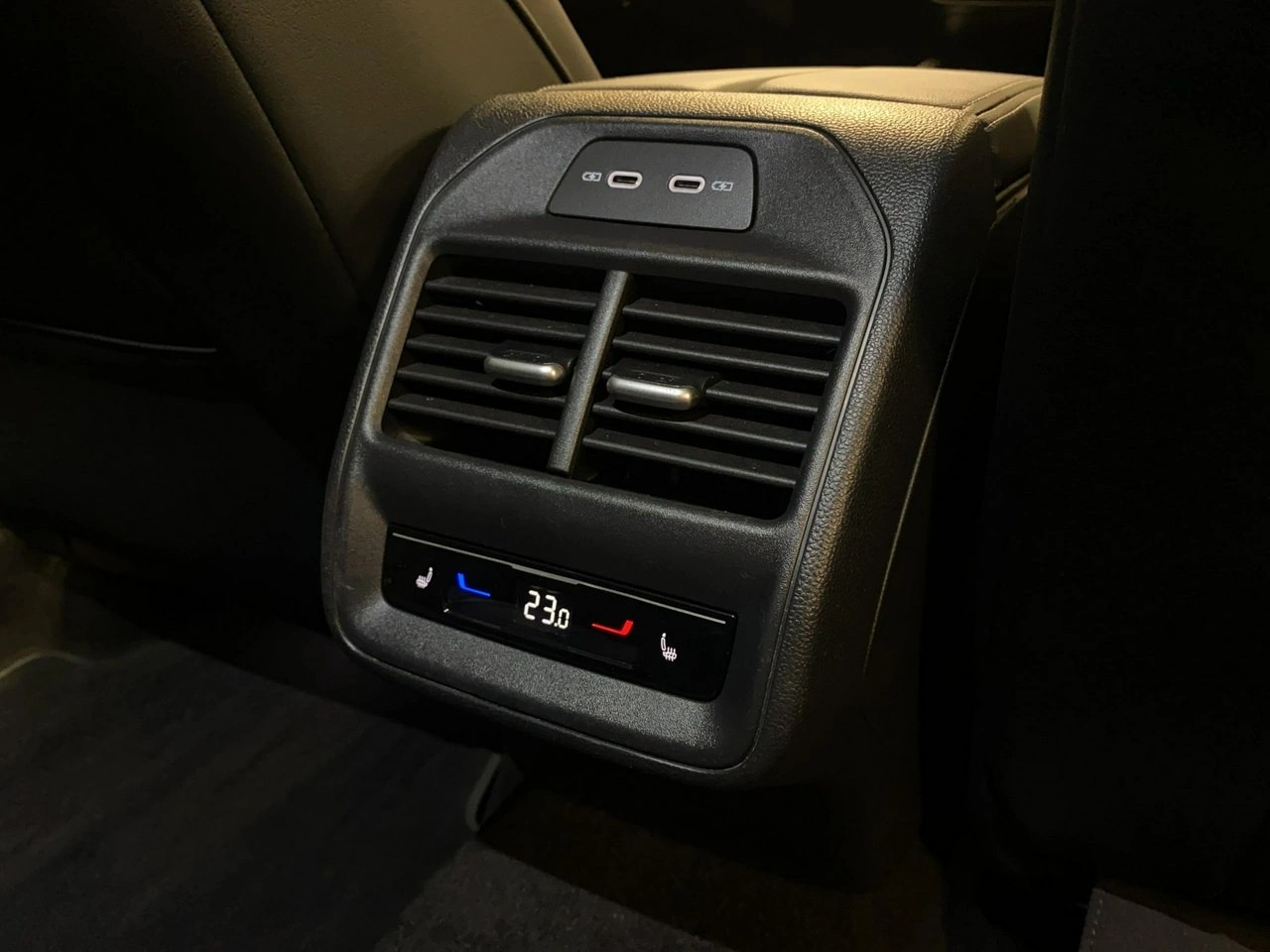 Volkswagen Passat Variant - Zdjęcie 15