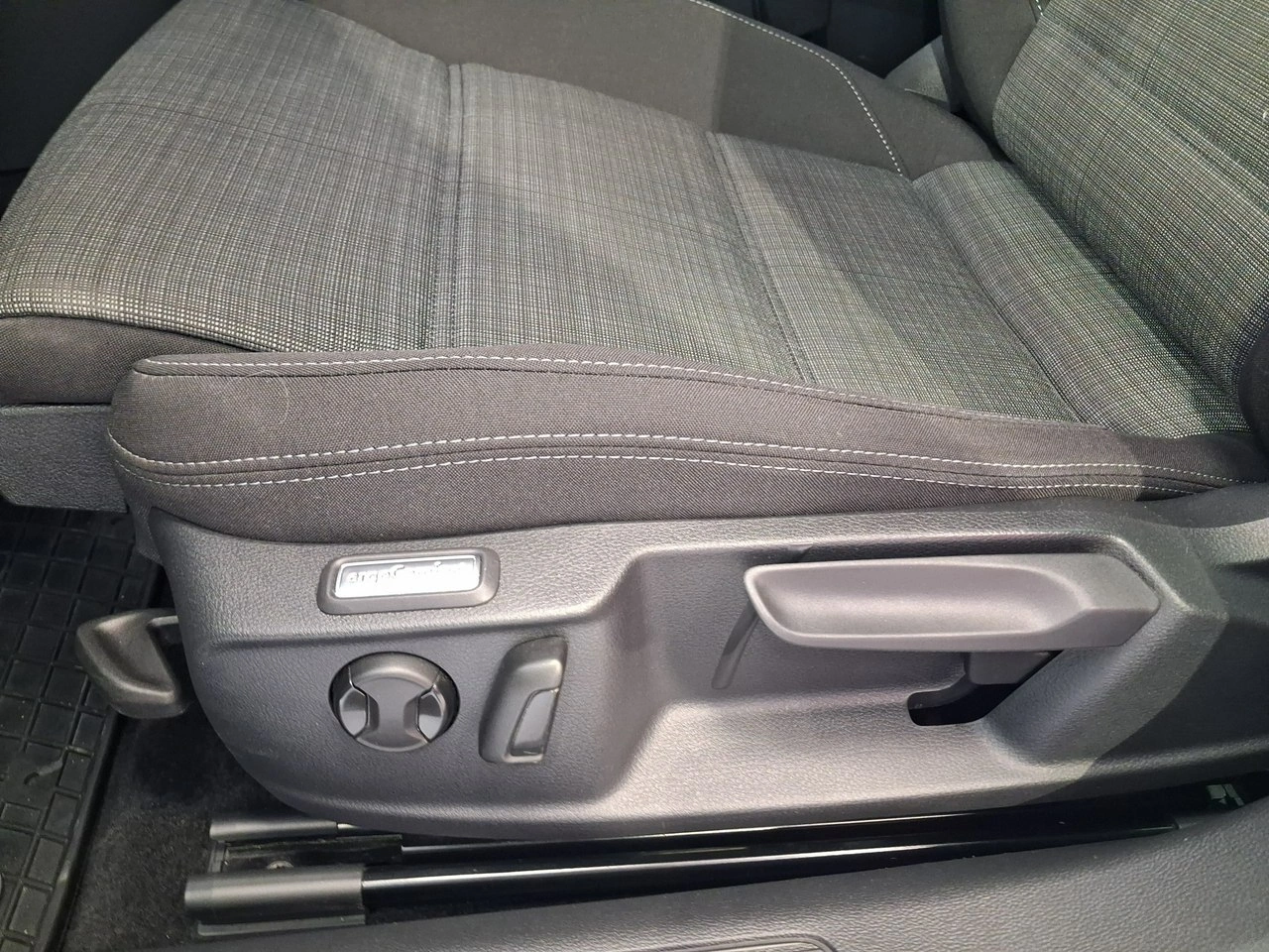 Volkswagen Passat - Zdjęcie 12