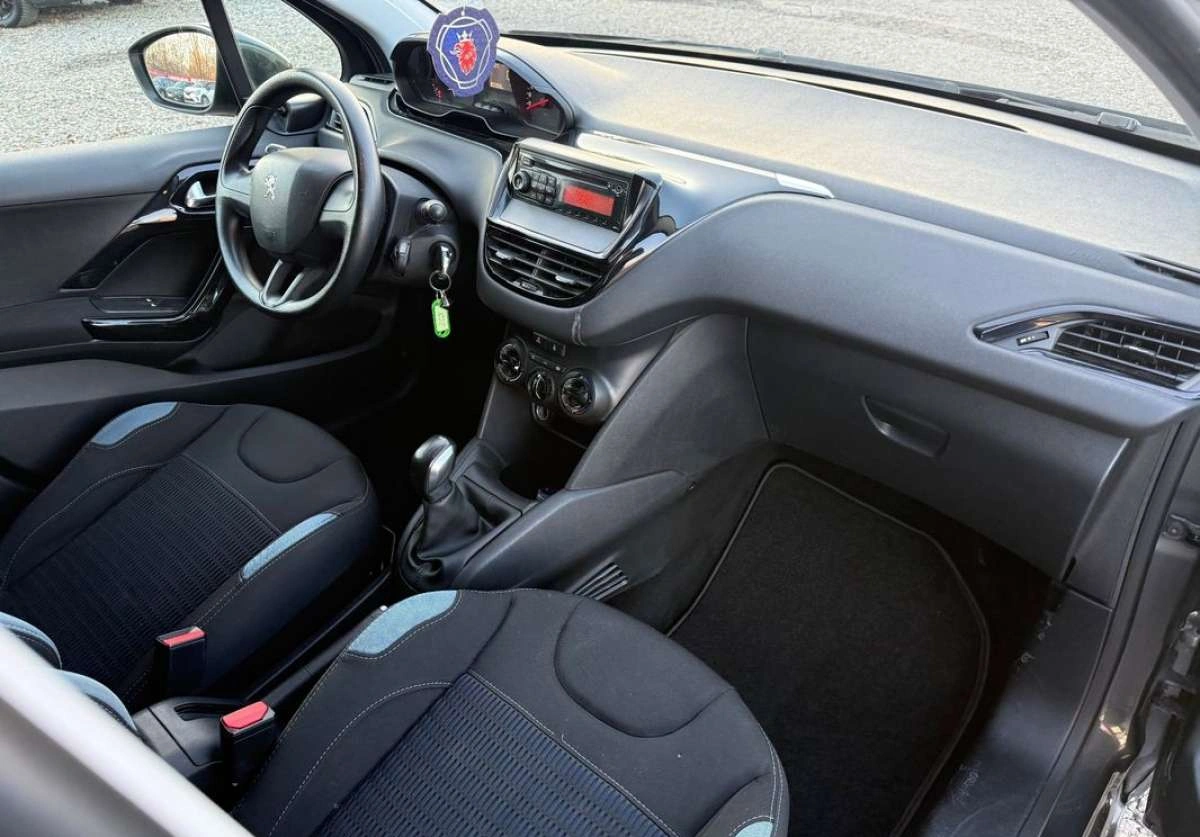 Peugeot 208 - Zdjęcie 9