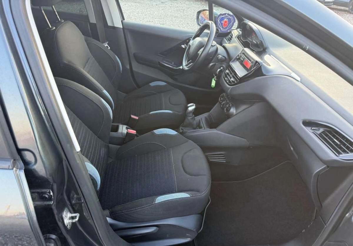 Peugeot 208 - Zdjęcie 11