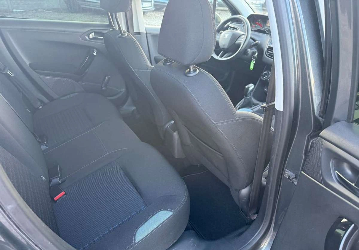 Peugeot 208 - Zdjęcie 12