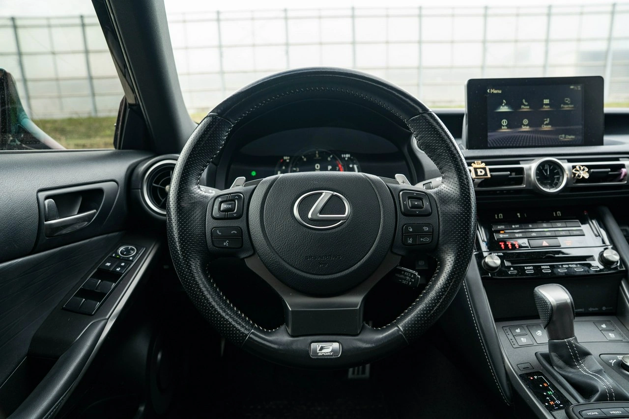 Lexus IS - Zdjęcie 17