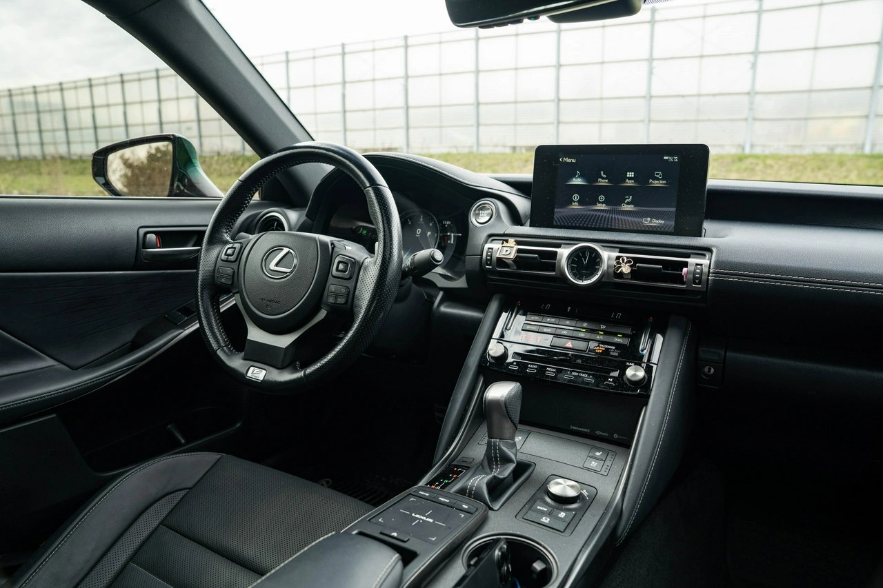 Lexus IS - Zdjęcie 18