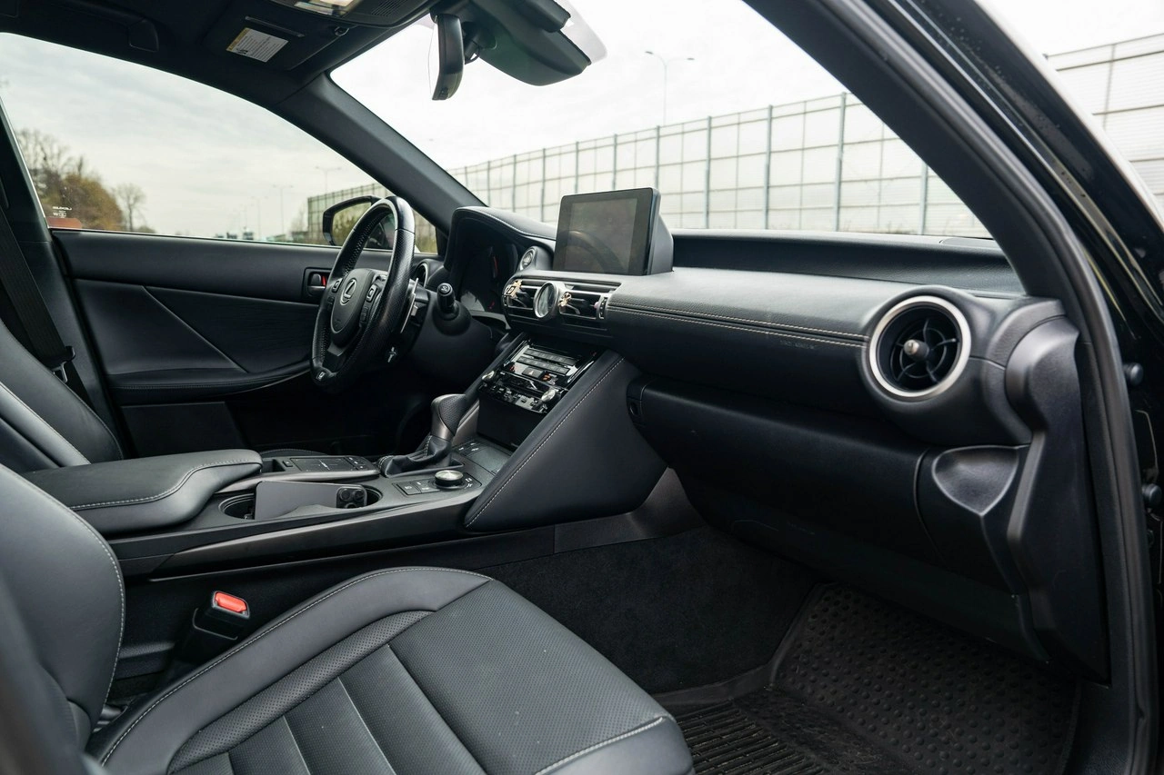 Lexus IS - Zdjęcie 19