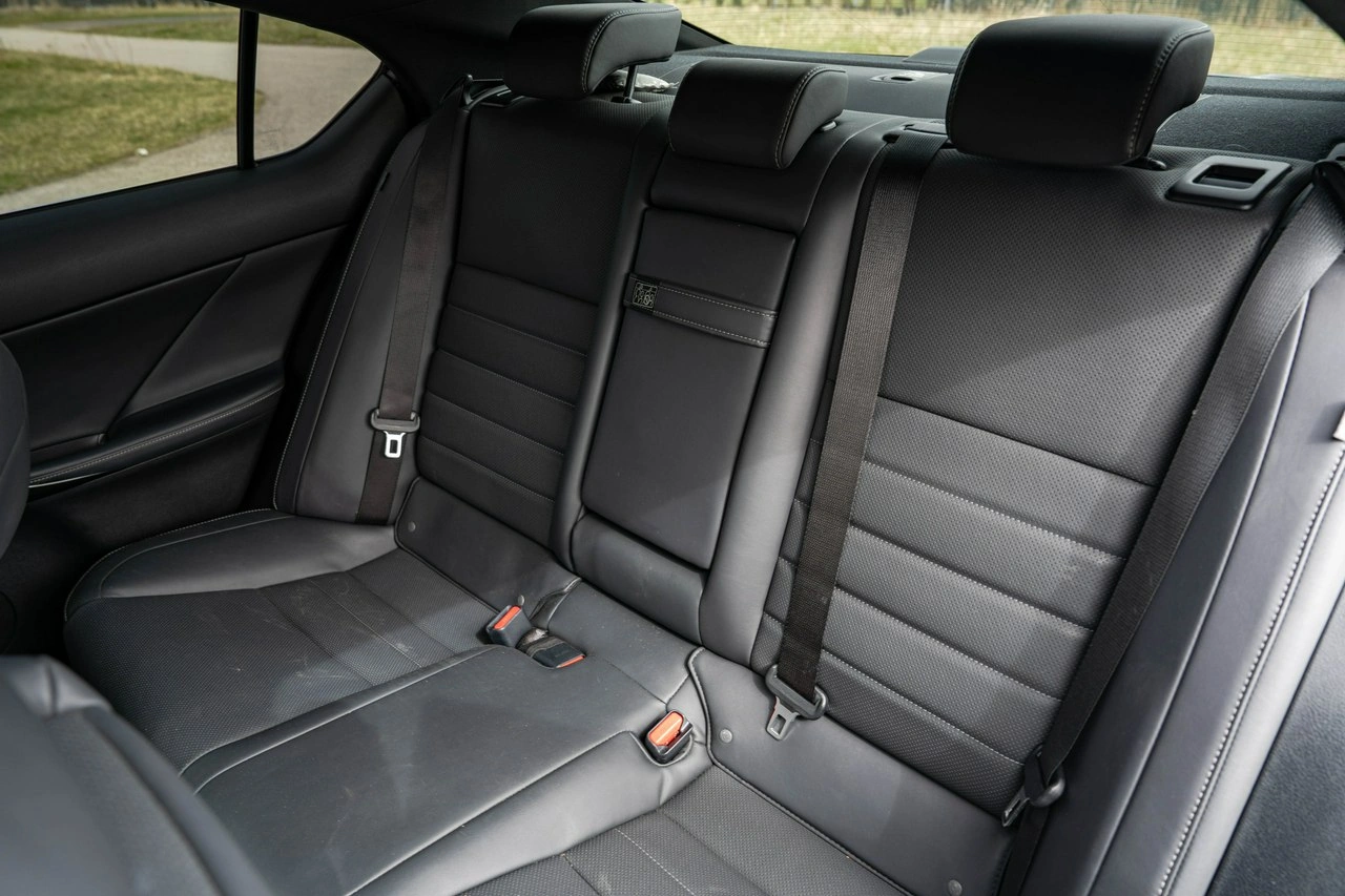 Lexus IS - Zdjęcie 25