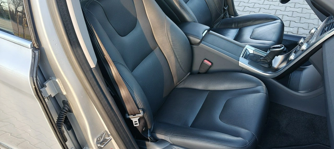 Volvo XC 60 - Zdjęcie 9