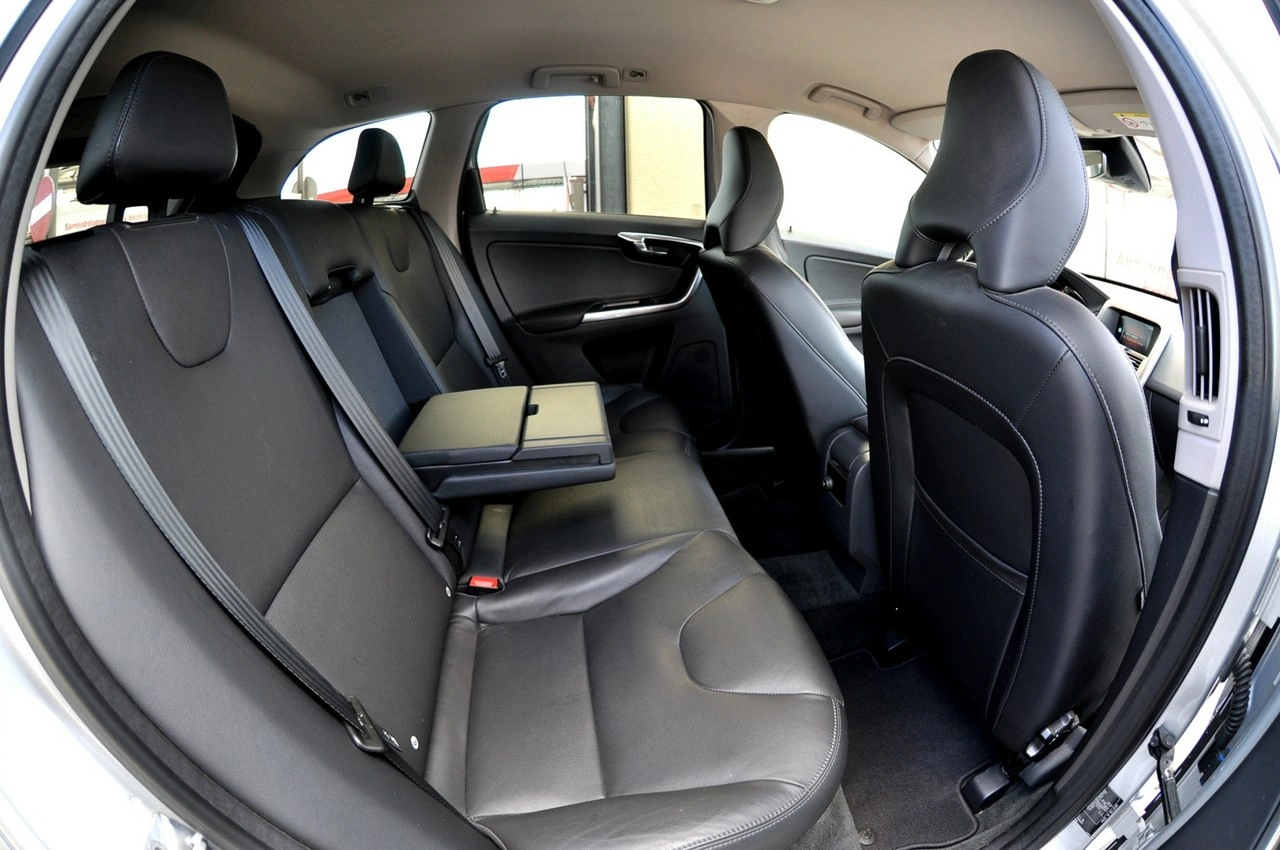 Volvo XC 60 - Zdjęcie 9