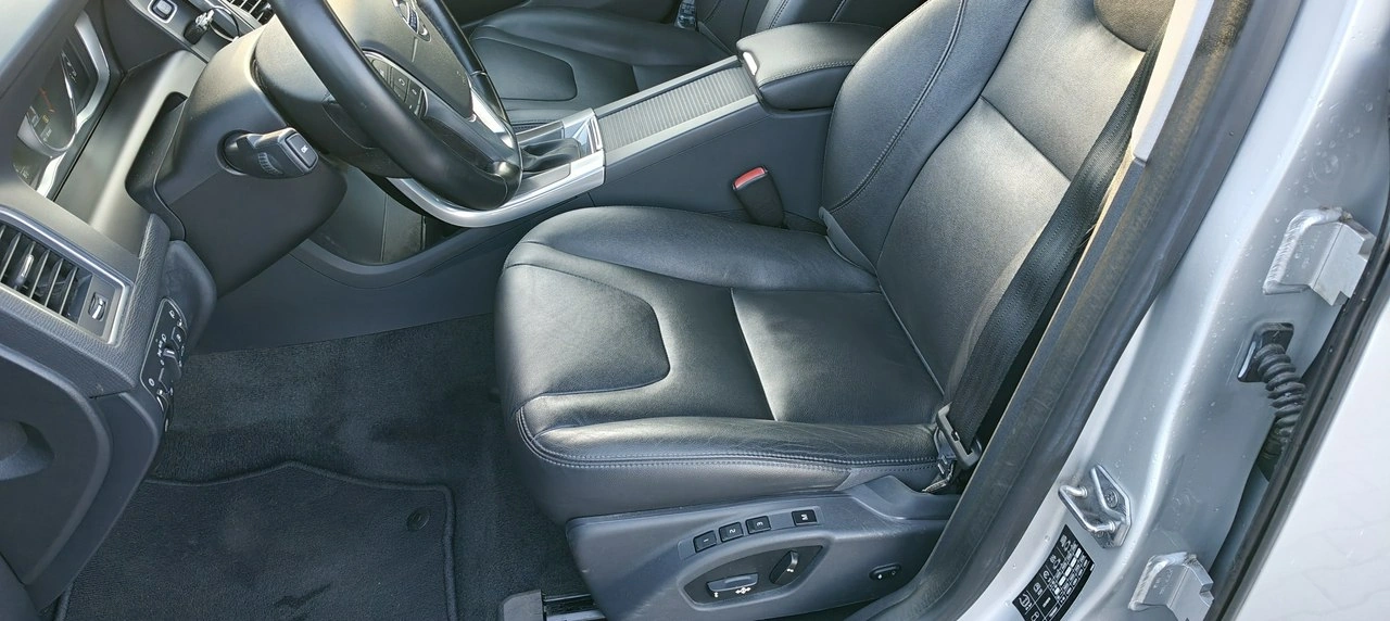 Volvo XC 60 - Zdjęcie 8