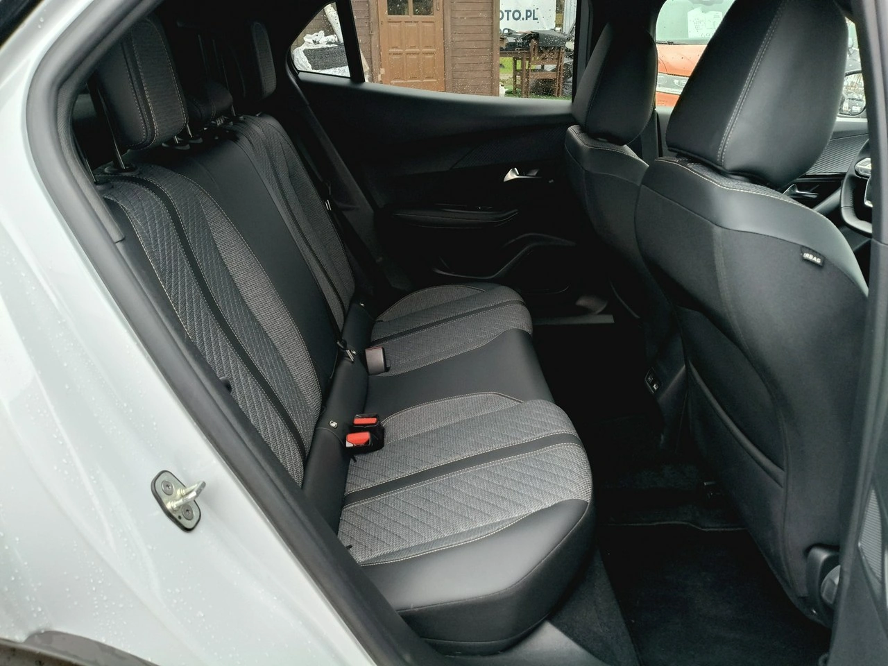 Peugeot 2008 - Zdjęcie 8