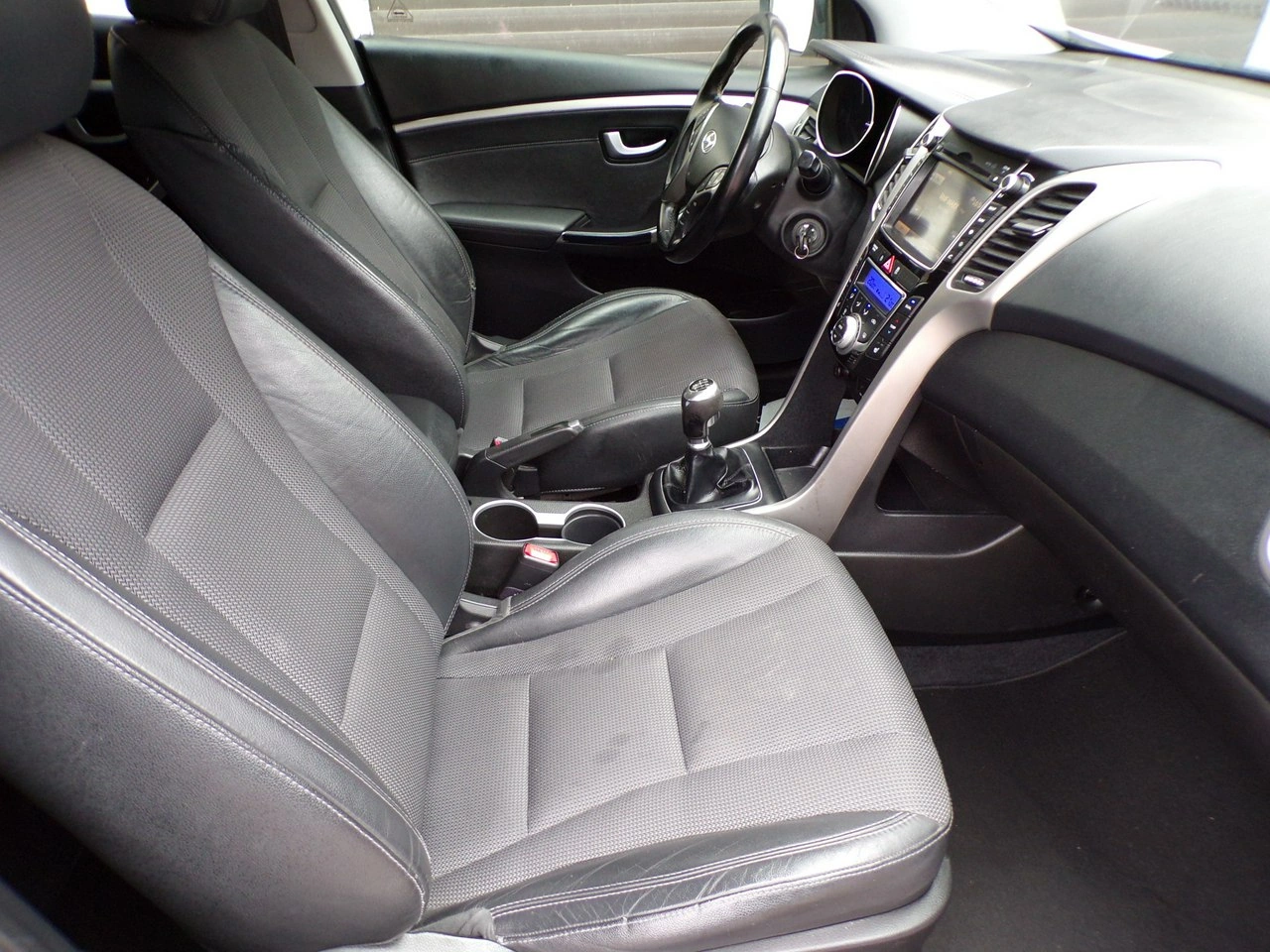 Hyundai i30 - Zdjęcie 23