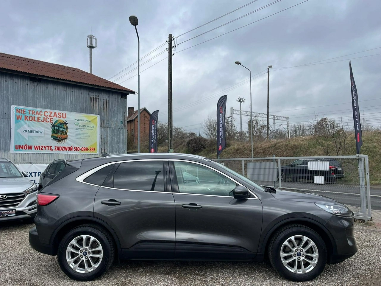 Ford Kuga - Zdjęcie 12