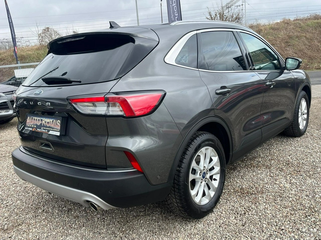 Ford Kuga - Zdjęcie 17