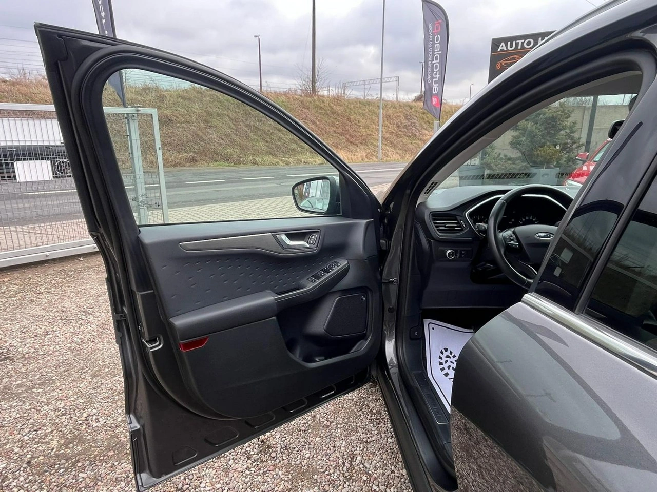 Ford Kuga - Zdjęcie 26