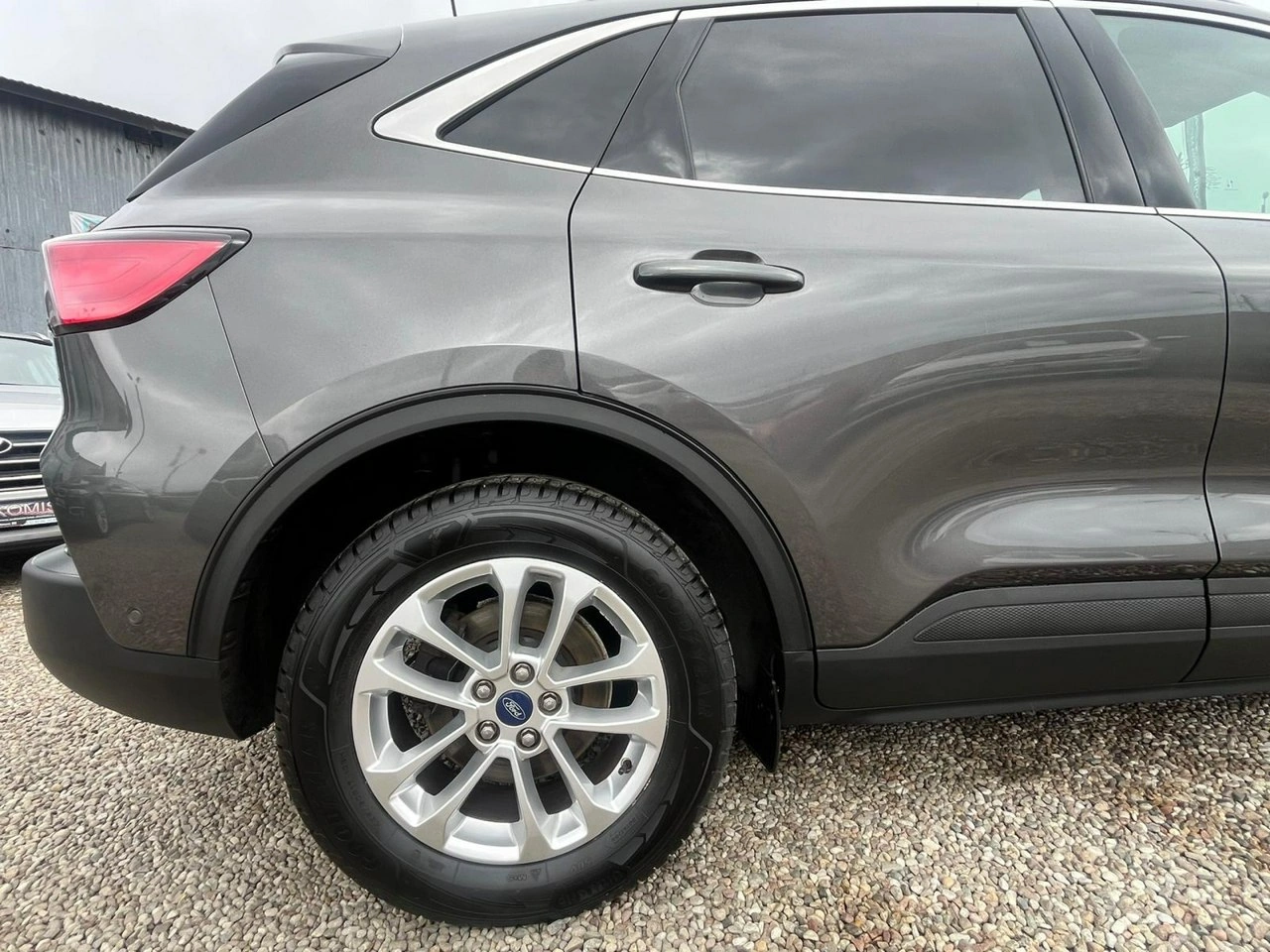 Ford Kuga - Zdjęcie 34