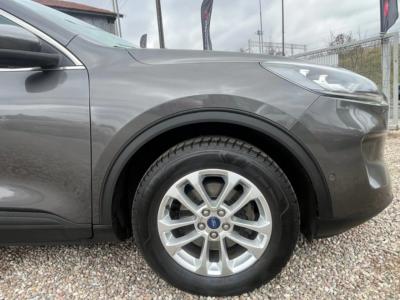 Ford Kuga - Zdjęcie 37