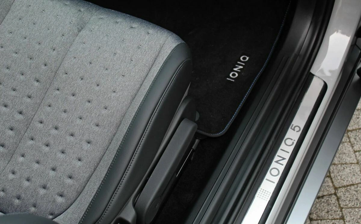 Hyundai IONIQ 5 - Zdjęcie 18