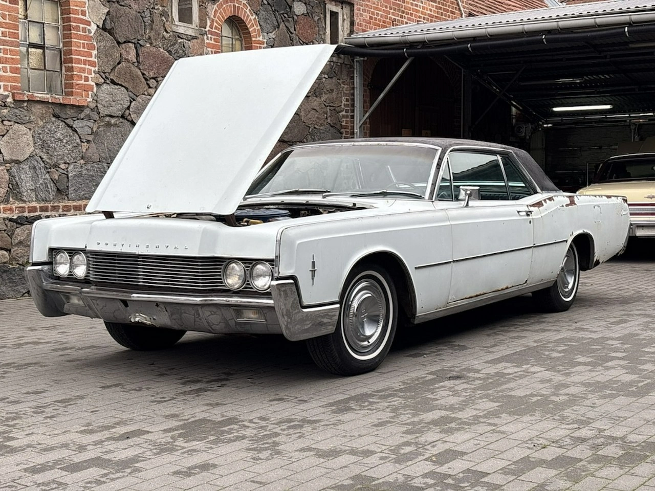 Lincoln Continental - Zdjęcie 15