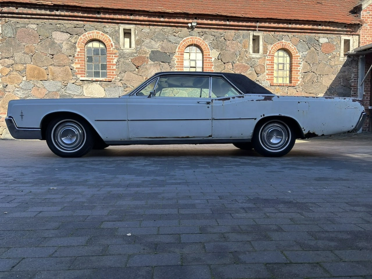 Lincoln Continental - Zdjęcie 25