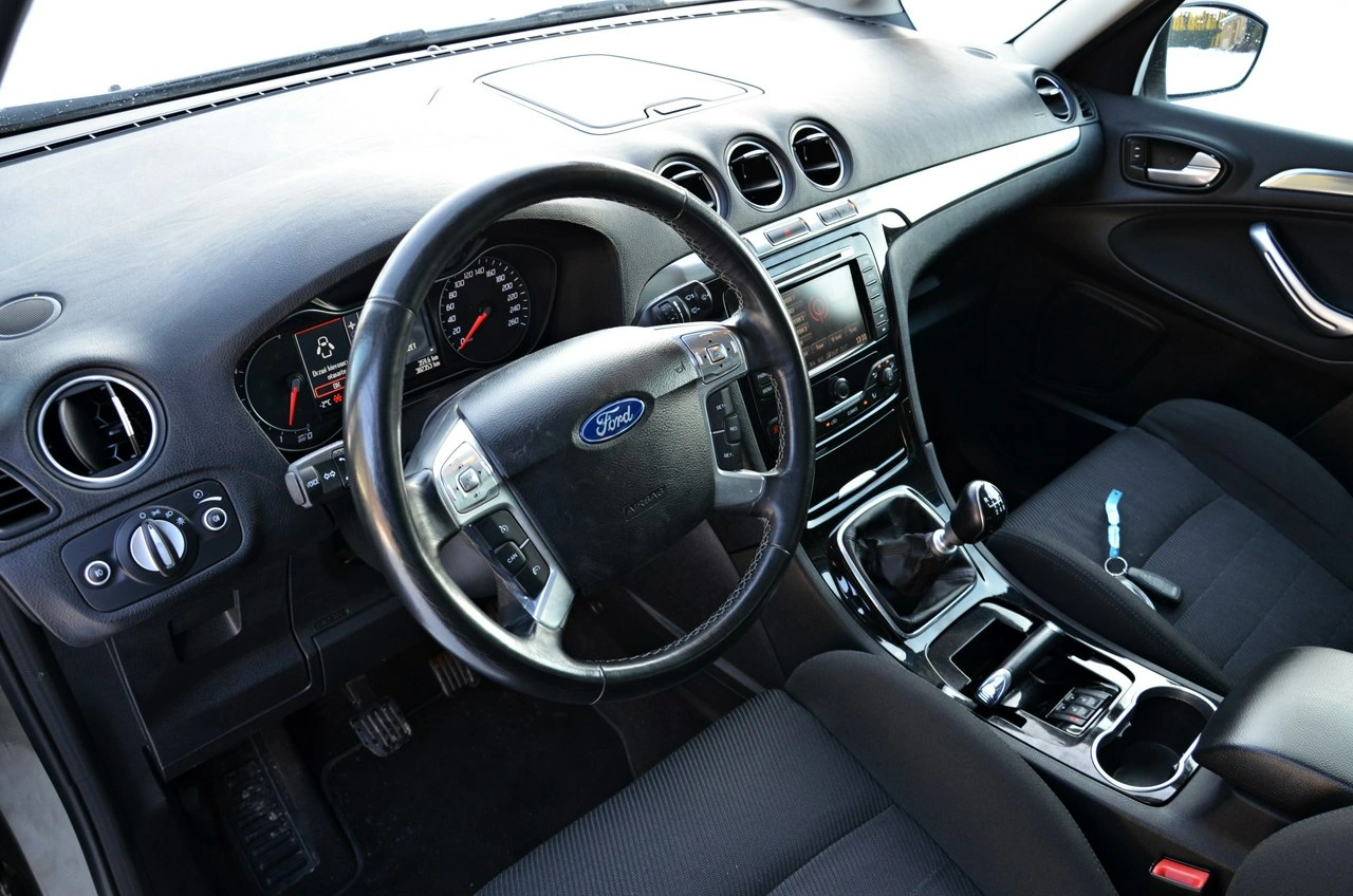 Ford Galaxy - Zdjęcie 30