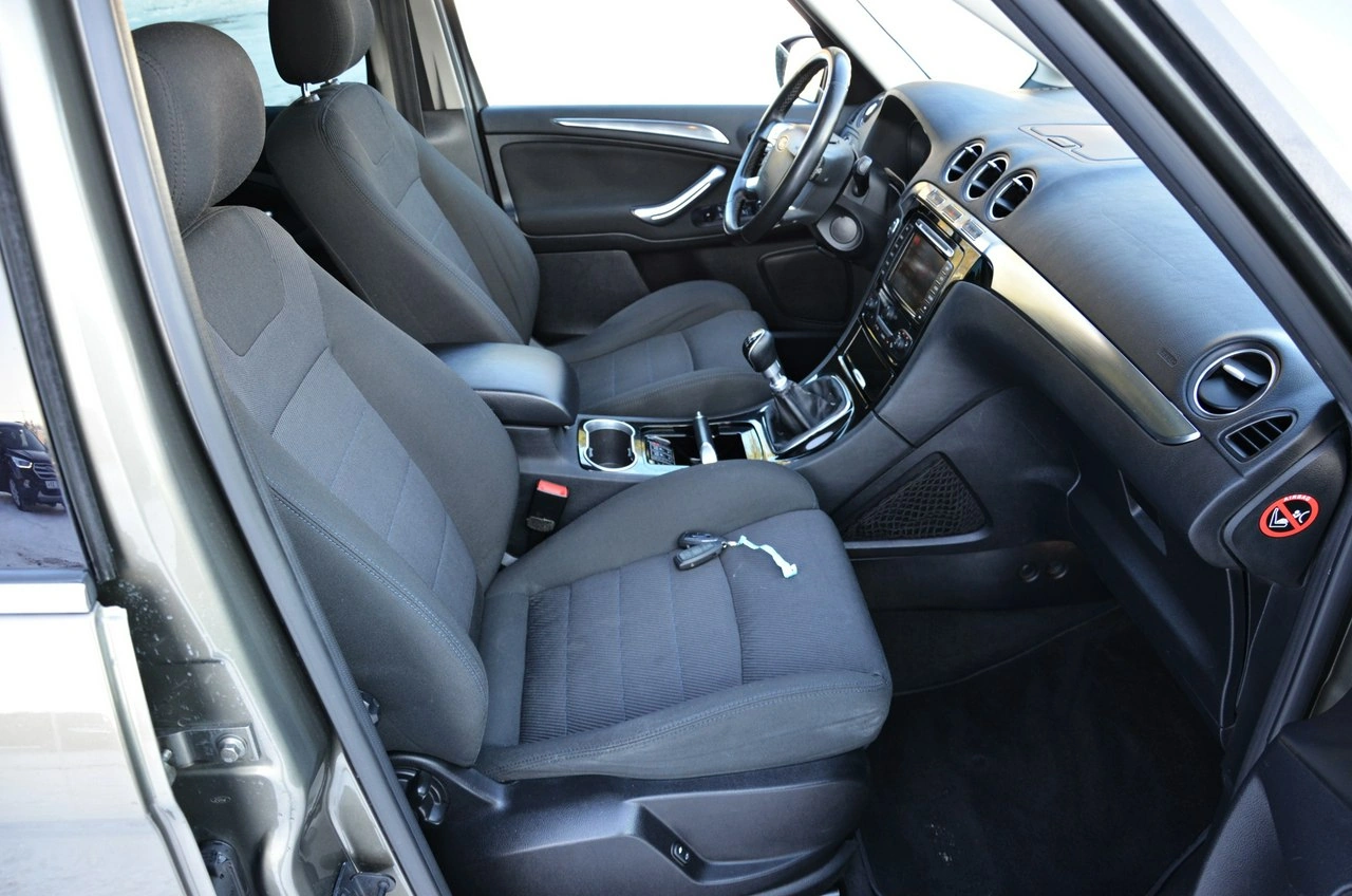 Ford Galaxy - Zdjęcie 37