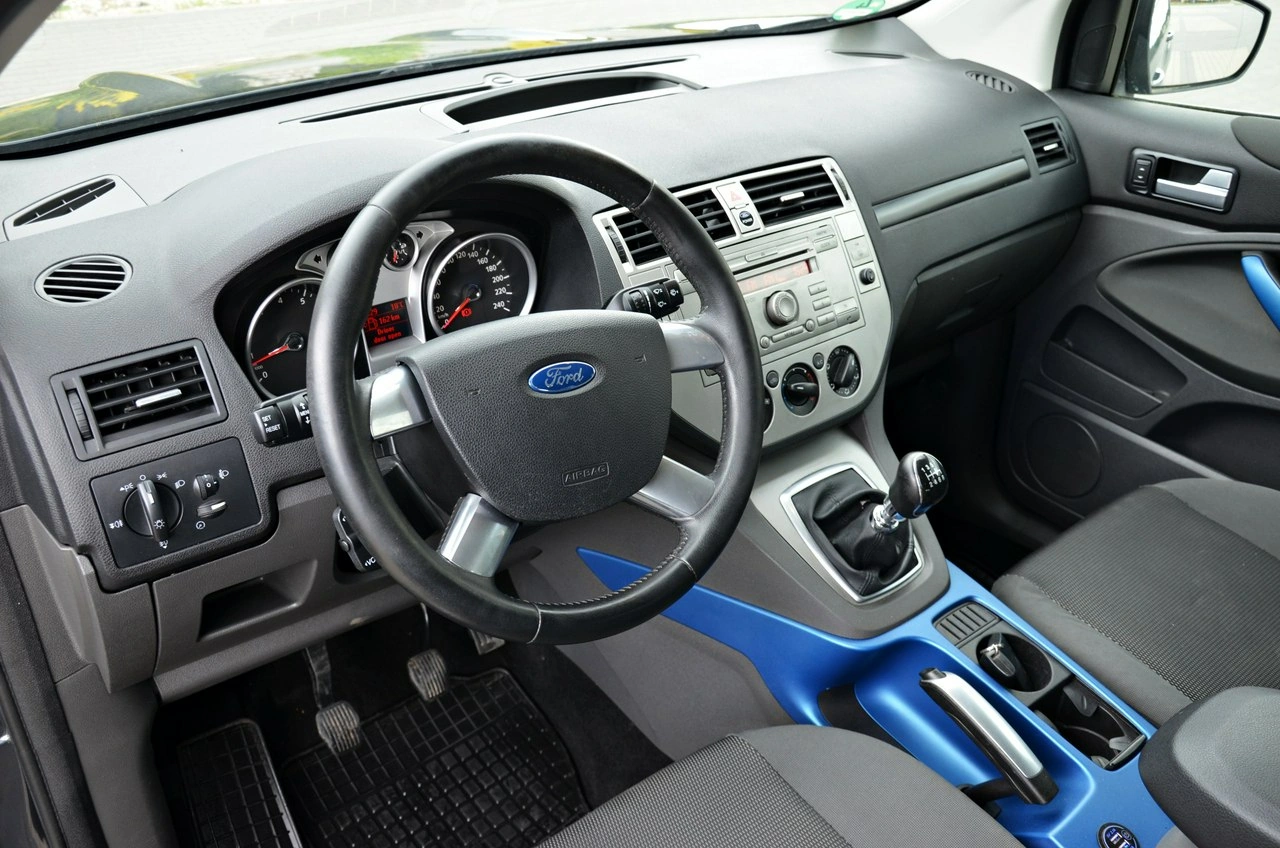 Ford Kuga - Zdjęcie 28