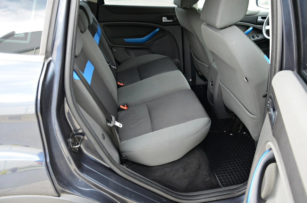 Ford Kuga - Zdjęcie 32