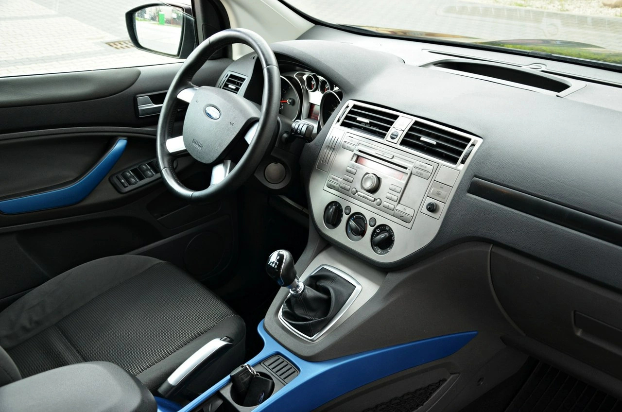 Ford Kuga - Zdjęcie 35